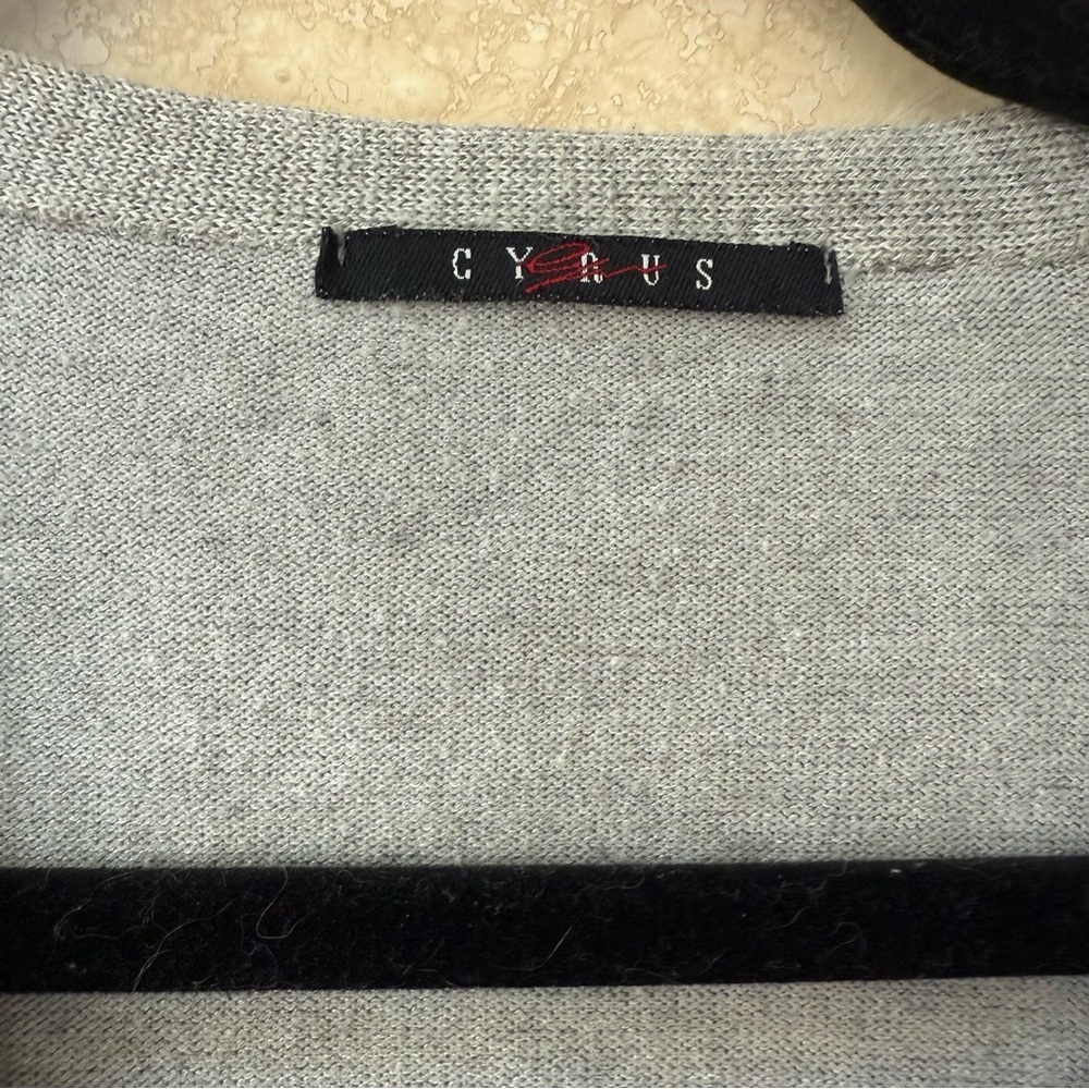 Cyrus Gray Ruffle Cardigan Waterfall Front Sweater Women’s Small - Picture 3 of 4